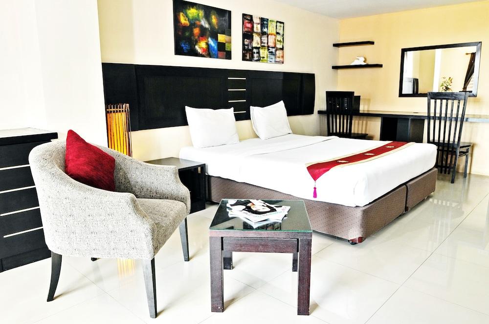 Grand Marina Residence Hotel Ban Laem Chabang Buitenkant foto