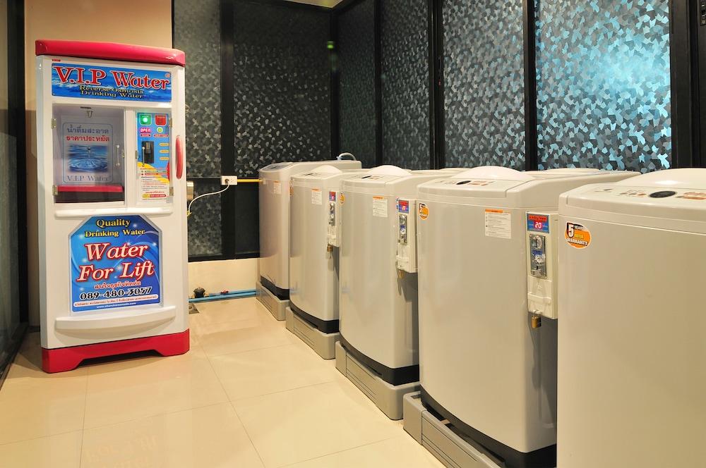 Grand Marina Residence Hotel Ban Laem Chabang Buitenkant foto