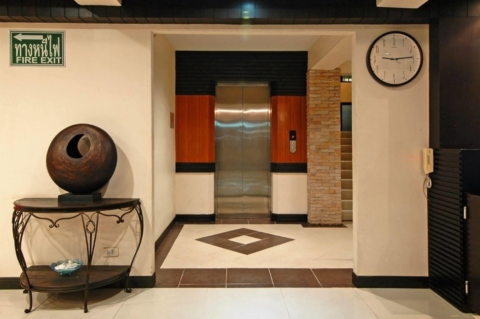 Grand Marina Residence Hotel Ban Laem Chabang Buitenkant foto