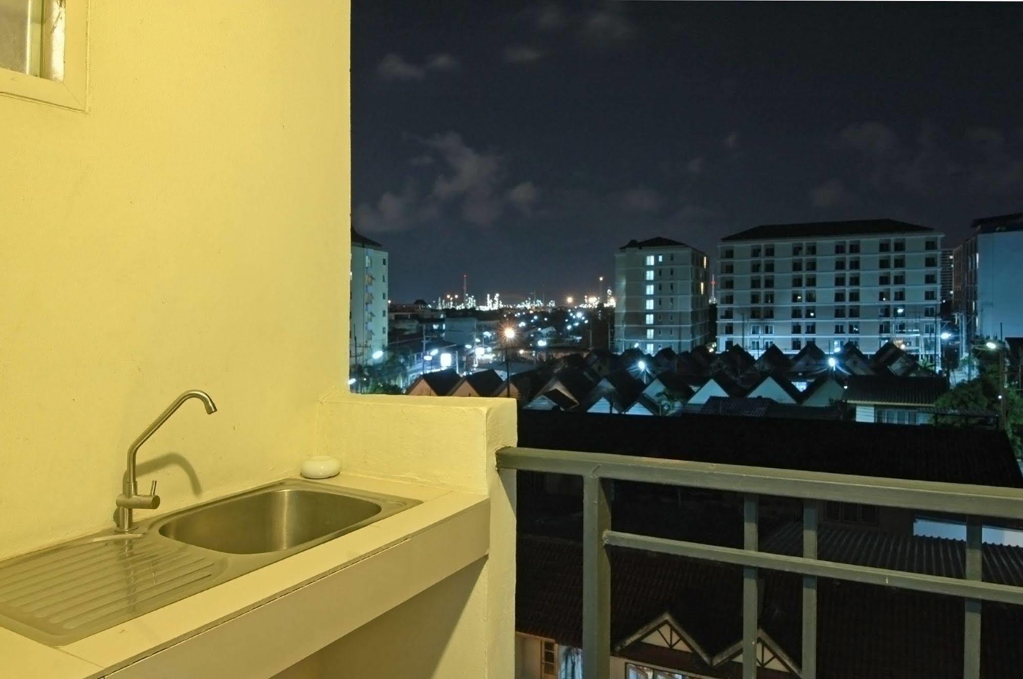 Grand Marina Residence Hotel Ban Laem Chabang Buitenkant foto