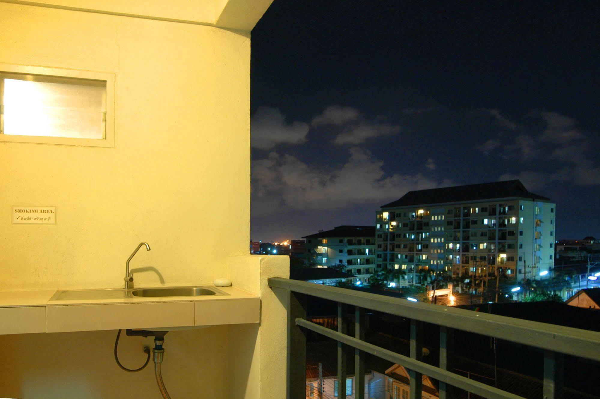 Grand Marina Residence Hotel Ban Laem Chabang Buitenkant foto